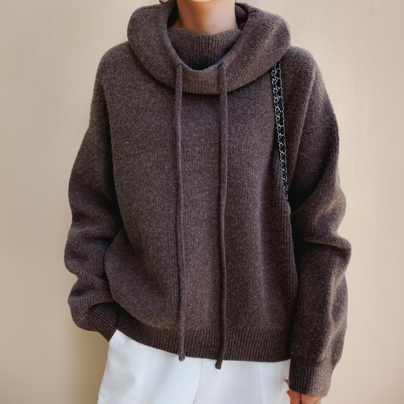 Lia - Sophisticated high-neck sweater for a chic look
